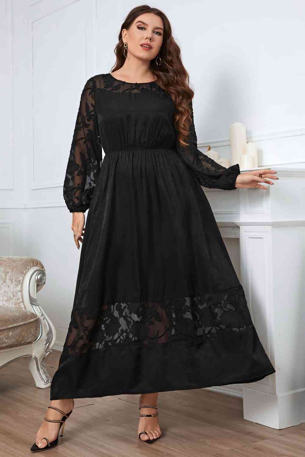 Plus Size Embroidery Round Neck Long Sleeve Maxi Dress